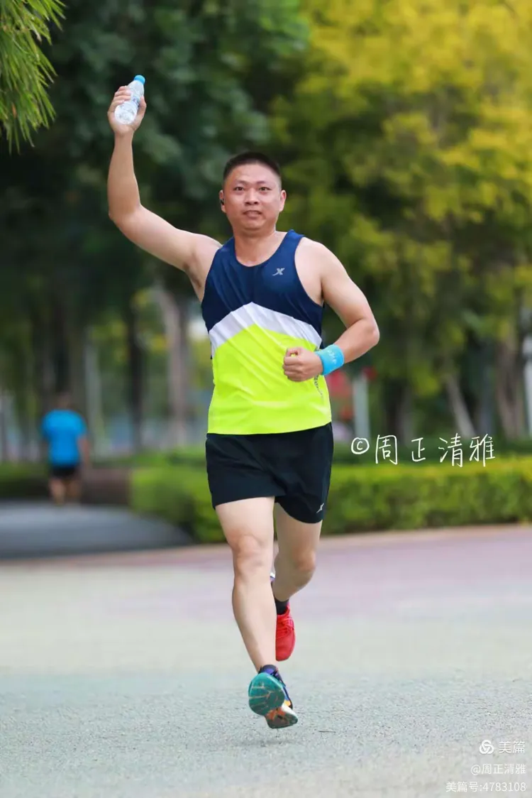 马拉松杯赛，祁连铁骑队与岭北海豚队鏖战，VAR改判成焦点！回归即成焦点